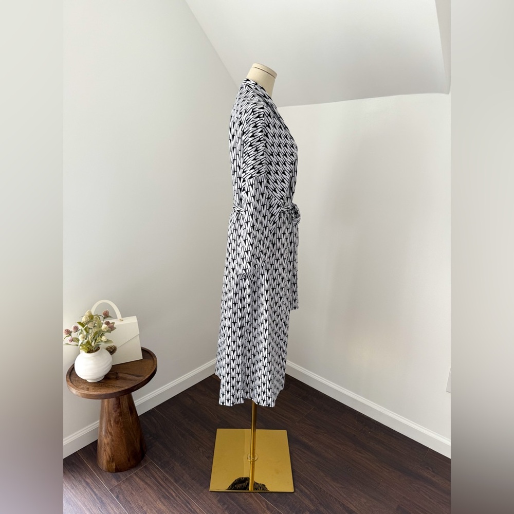 Moschino Monogram Dressing Robe - Picture 10 of 13